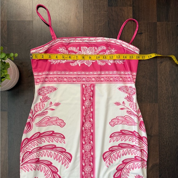 Vibrant Pink and White Tropical Dress - Picture 5 of 8